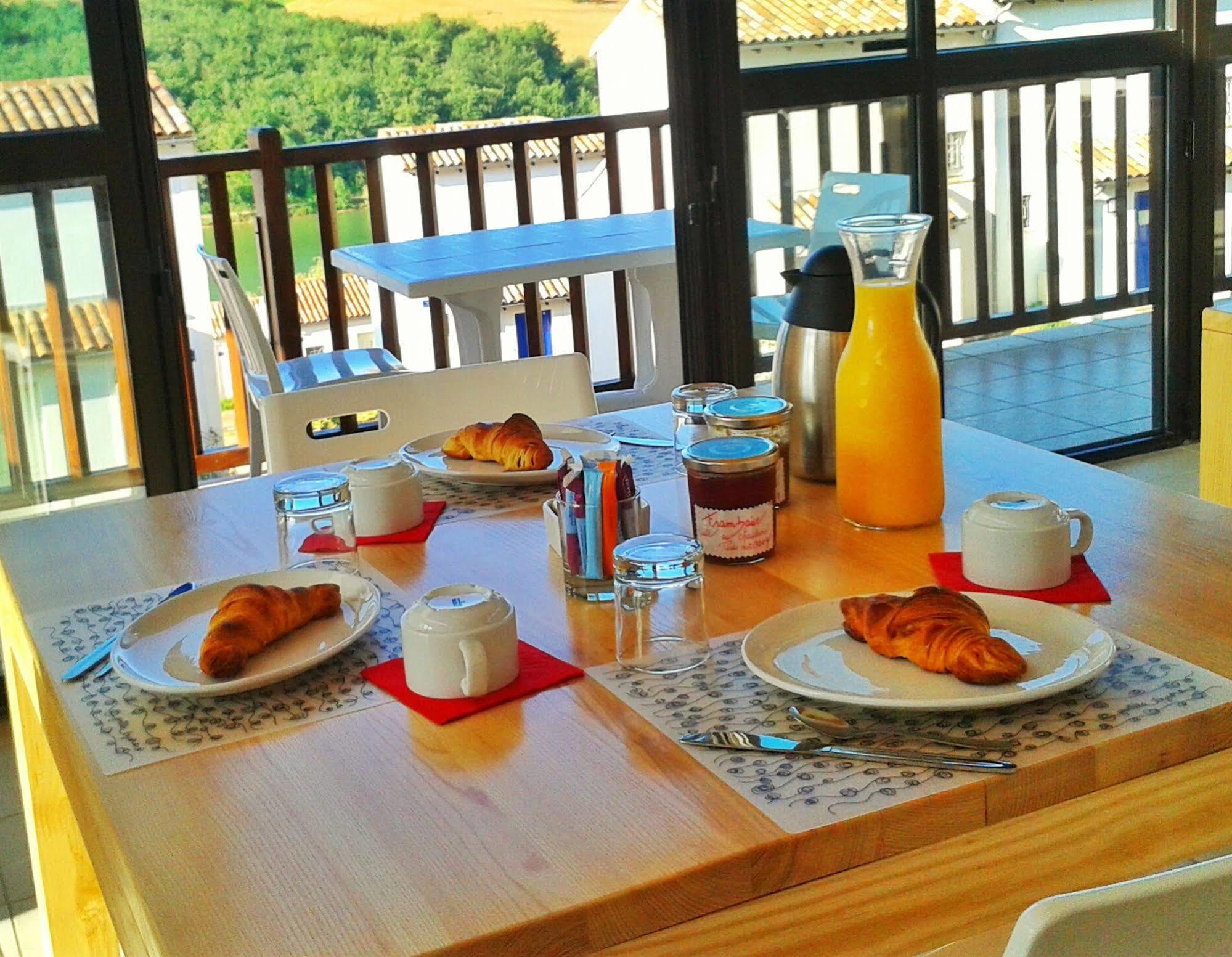 Ferienpark L'oustal Del Carlat 3*